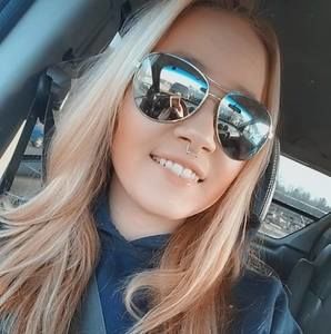 Meet your Posher, Kayla